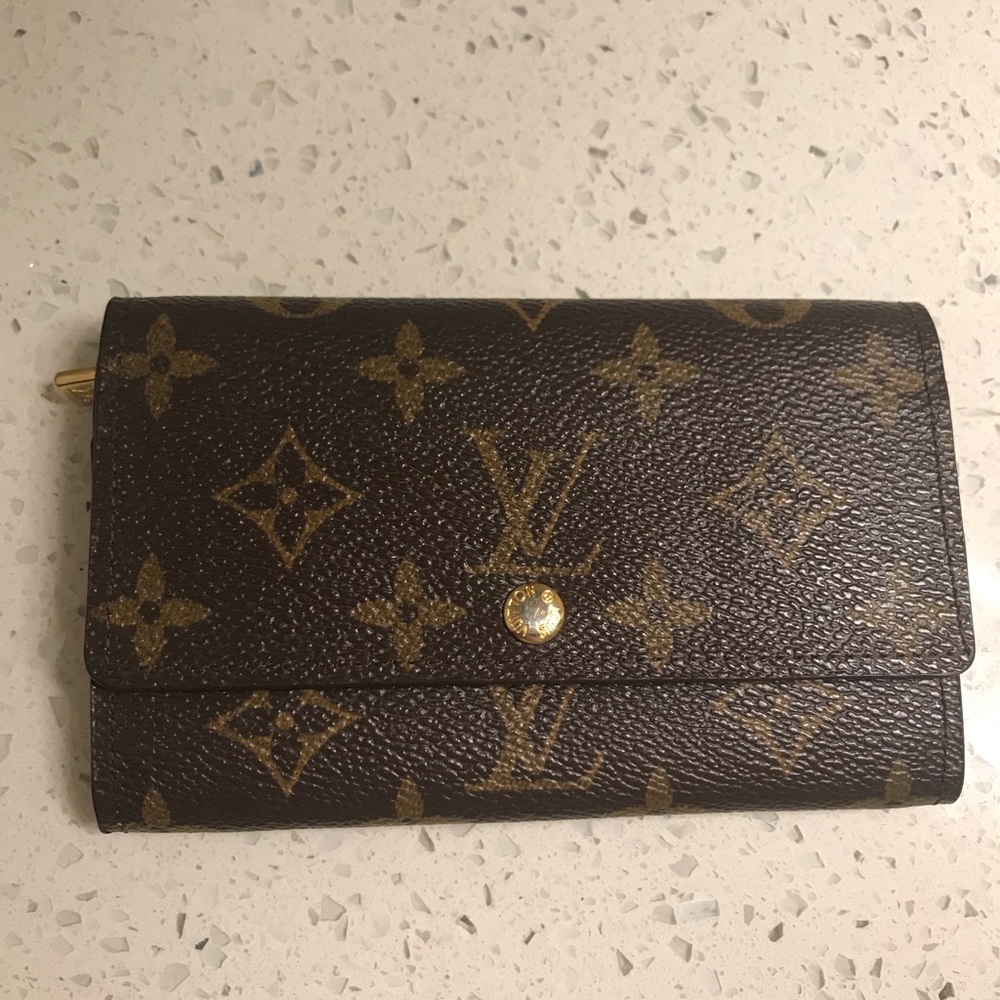 Louis Vuitton Vintage Monogram wallet